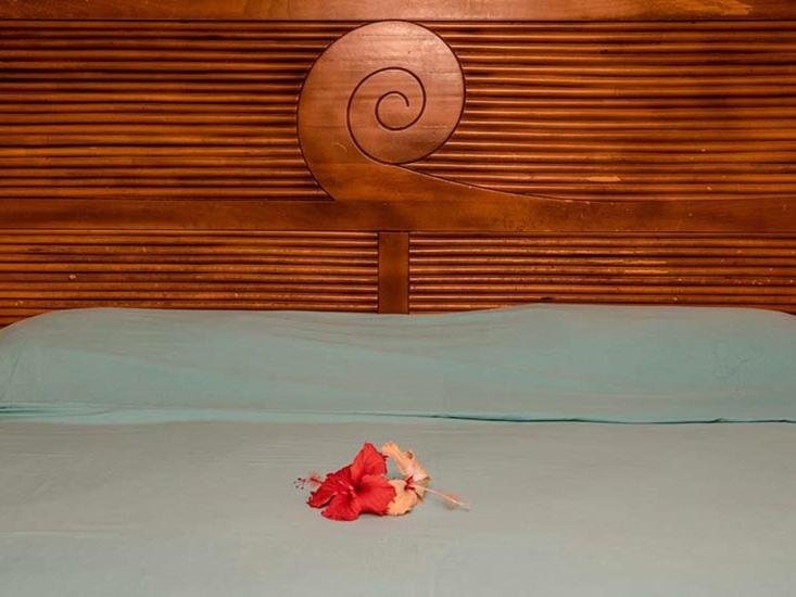 Fare Arearea bungalow interior view 3